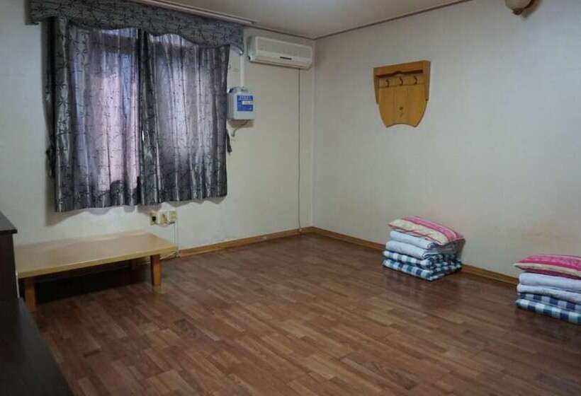 Taean Shinjindo Beach Condo Motel