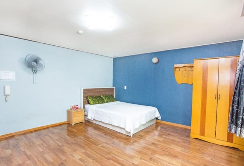 Taean Shinjindo Beach Condo Motel