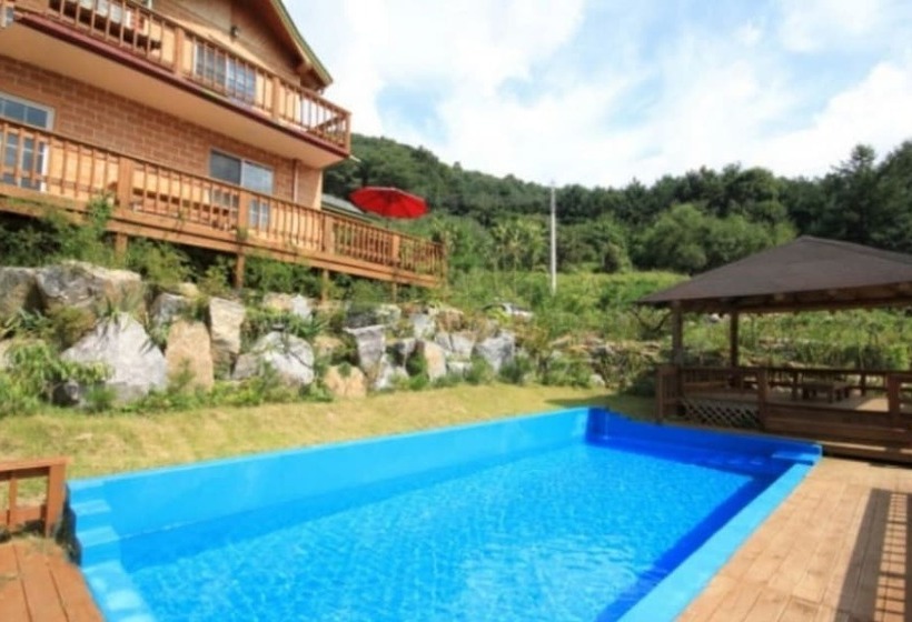 Yangpyeong Solbitgil Pension