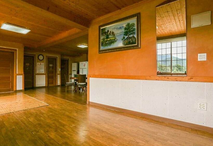 Yangpyeong Solbitgil Pension