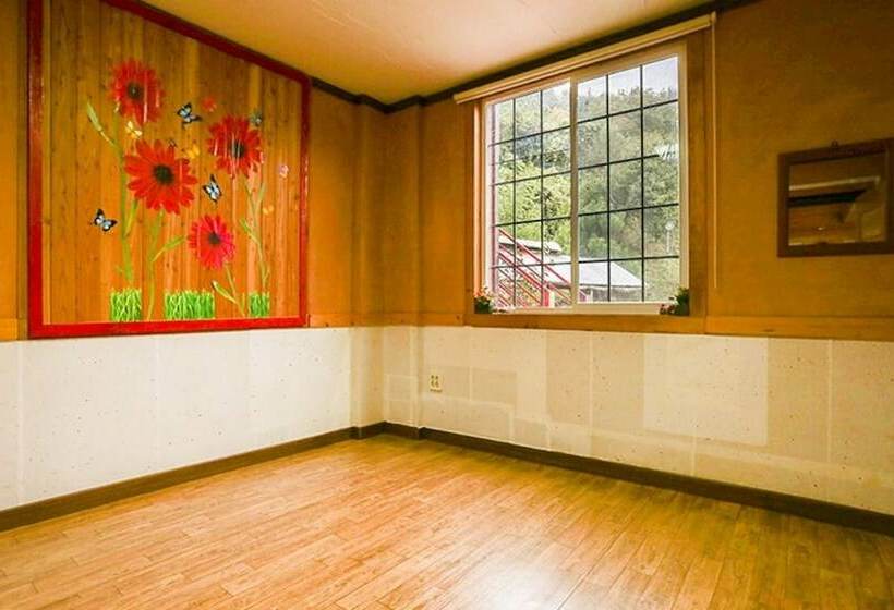 Yangpyeong Solbitgil Pension