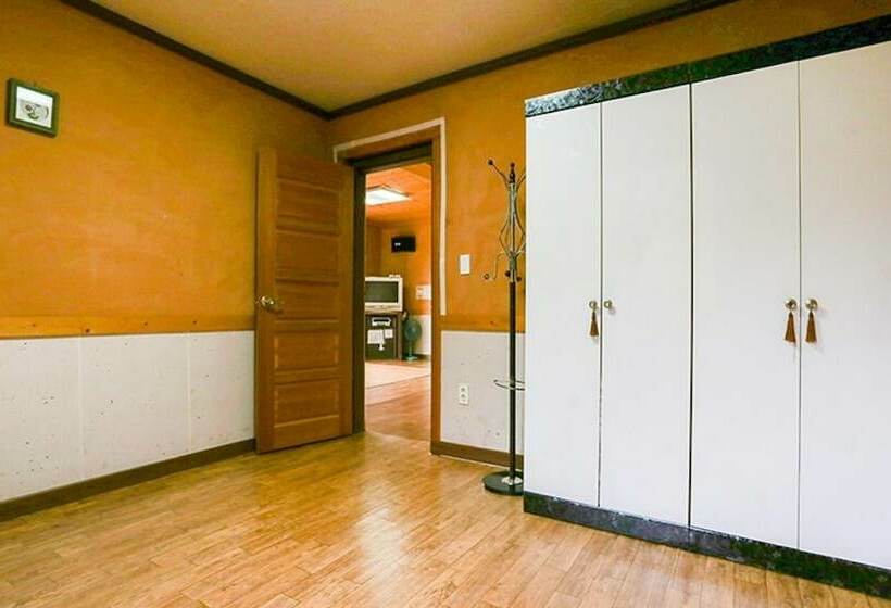 Yangpyeong Solbitgil Pension