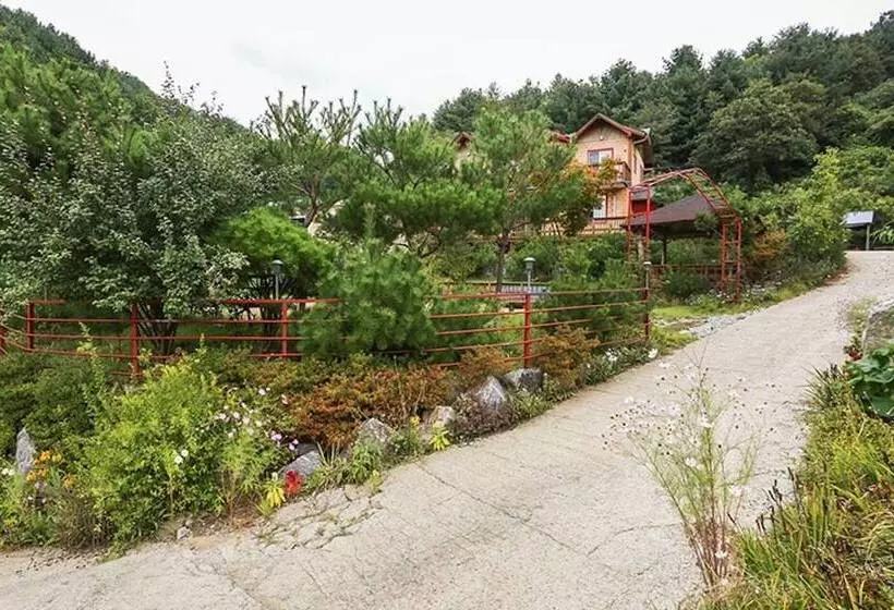 Yangpyeong Solbitgil Pension