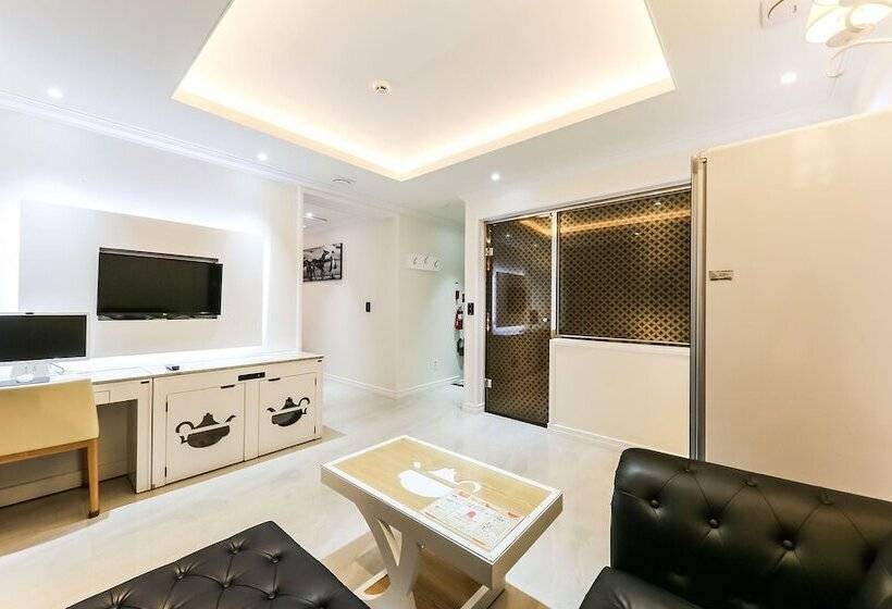 Yesan Orange Tomato Self Checkin Motel