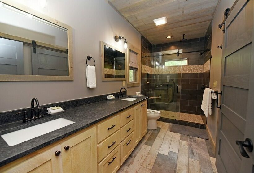 Chic On The Creek  Blue Ridge