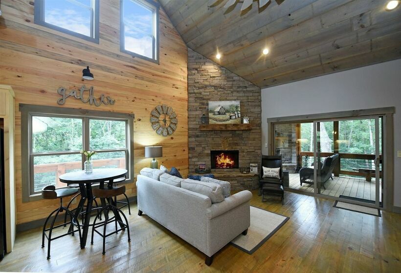 Chic On The Creek  Blue Ridge