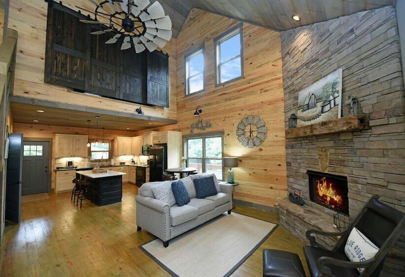 Chic On The Creek  Blue Ridge