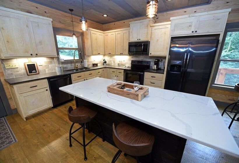 Chic On The Creek  Blue Ridge