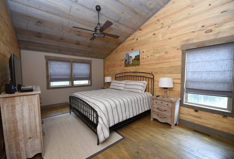 Chic On The Creek  Blue Ridge