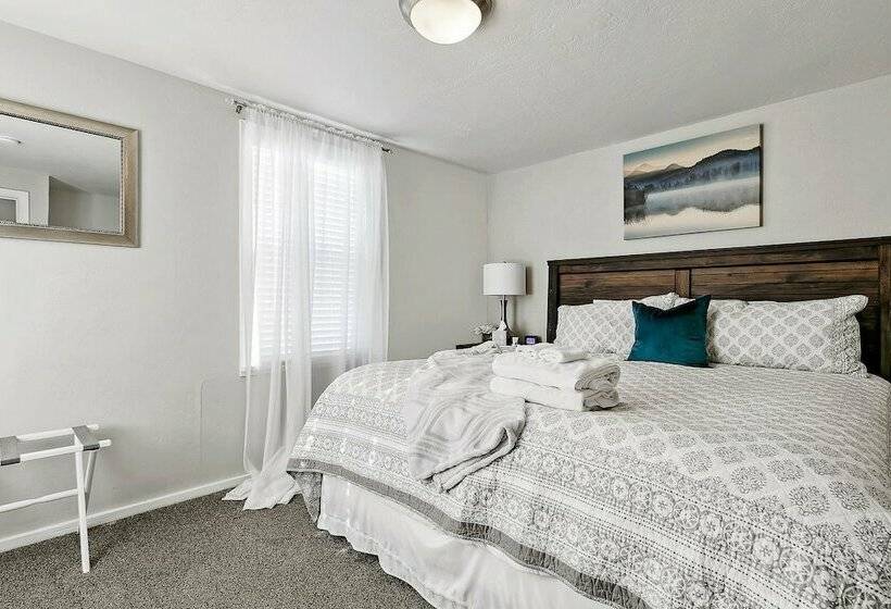 Cottage Chic Home Near Downtown Boise