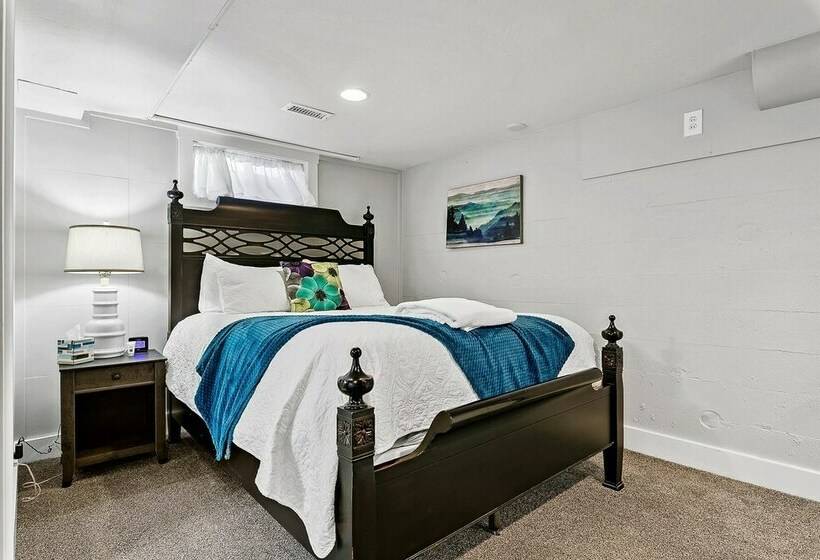 Cottage Chic Home Near Downtown Boise