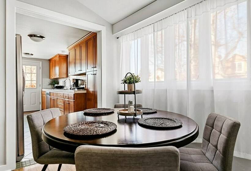 Cottage Chic Home Near Downtown Boise