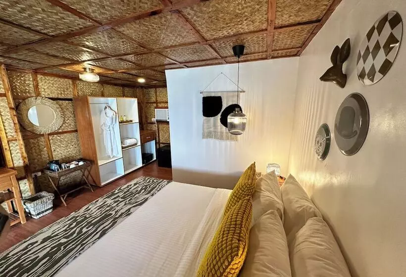 هتل Beach Huts El Nido