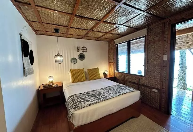 هتل Beach Huts El Nido