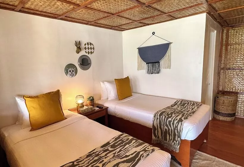 هتل Beach Huts El Nido