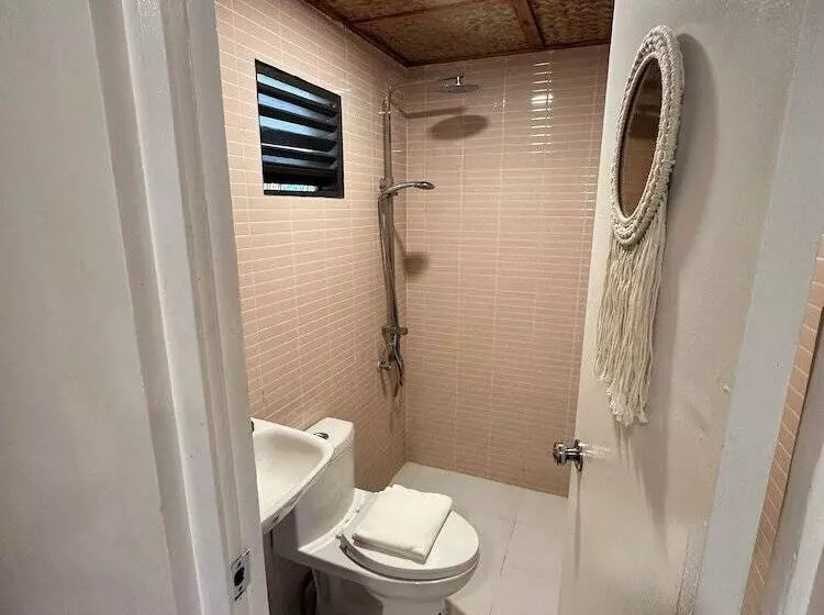 هتل Beach Huts El Nido