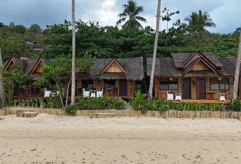 هتل Beach Huts El Nido