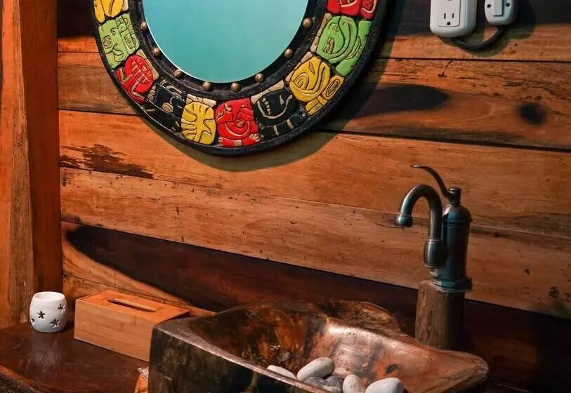 Hotelli Cofradia Del Pirata