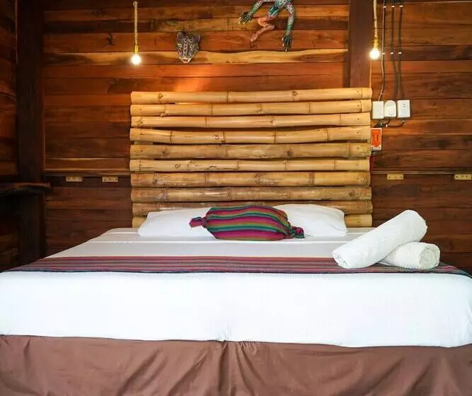 Hotelli Cofradia Del Pirata