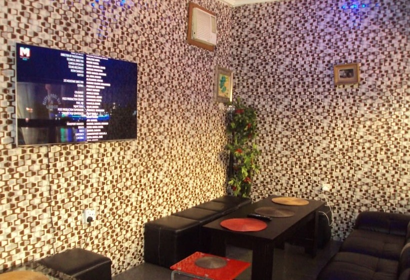 هتل Elite Poolbar & Lodge