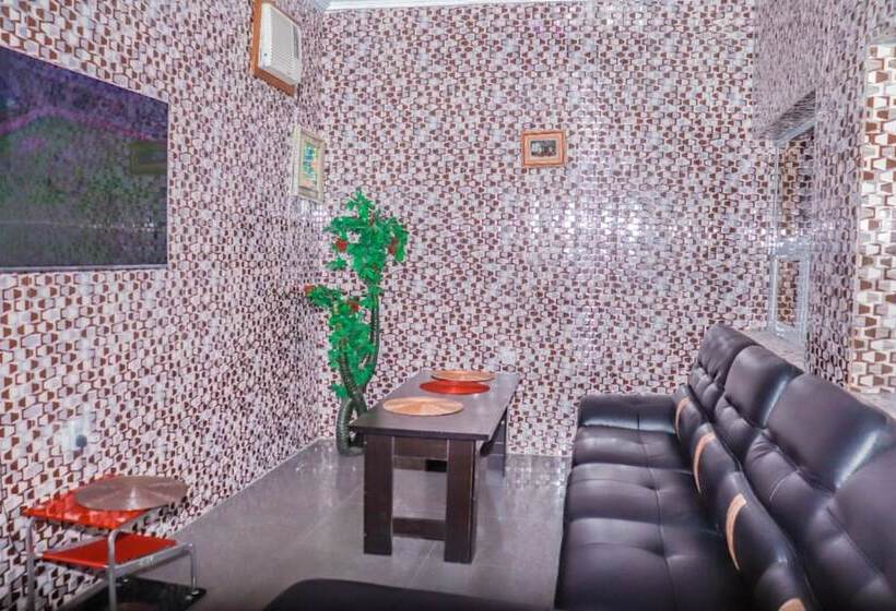 هتل Elite Poolbar & Lodge