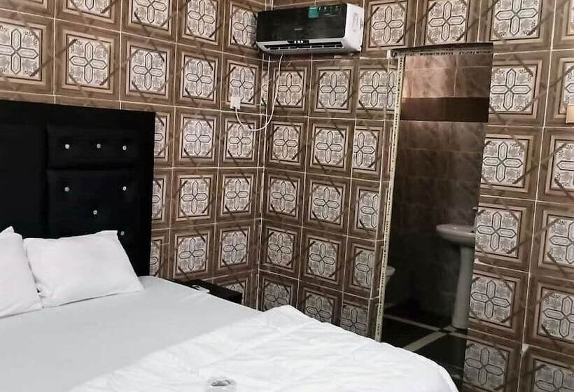 هتل Elite Poolbar & Lodge