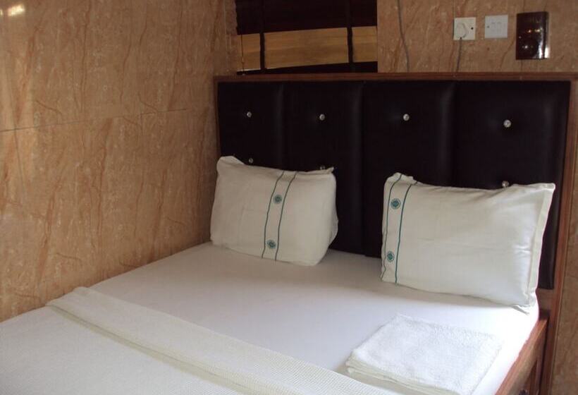 هتل Elite Poolbar & Lodge