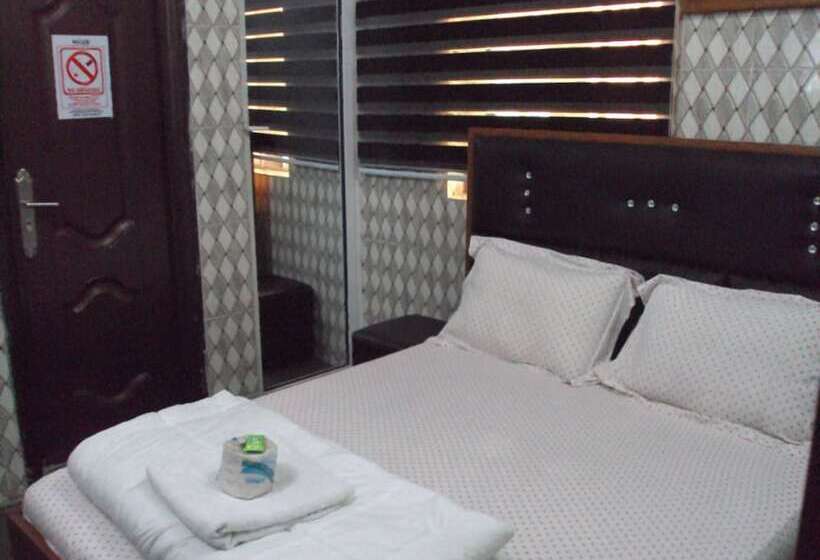 هتل Elite Poolbar & Lodge