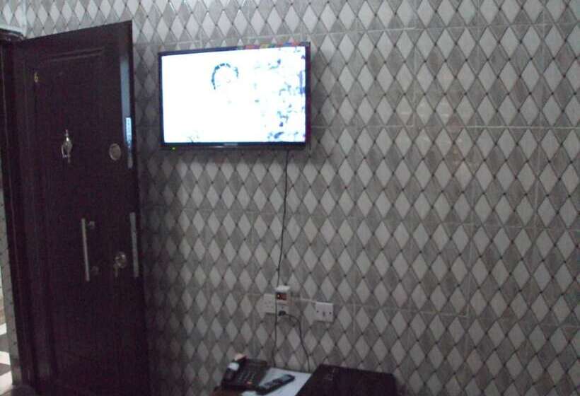 هتل Elite Poolbar & Lodge