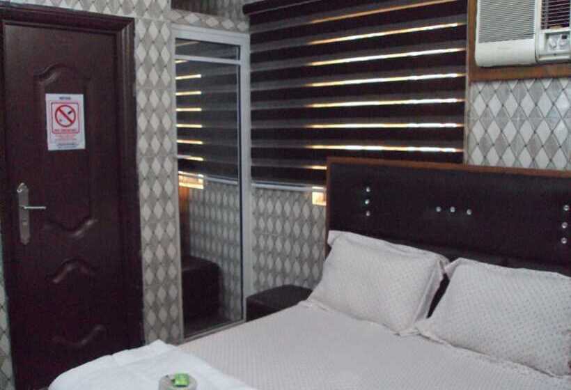 هتل Elite Poolbar & Lodge