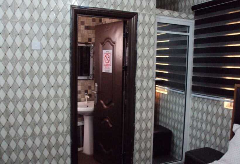 هتل Elite Poolbar & Lodge