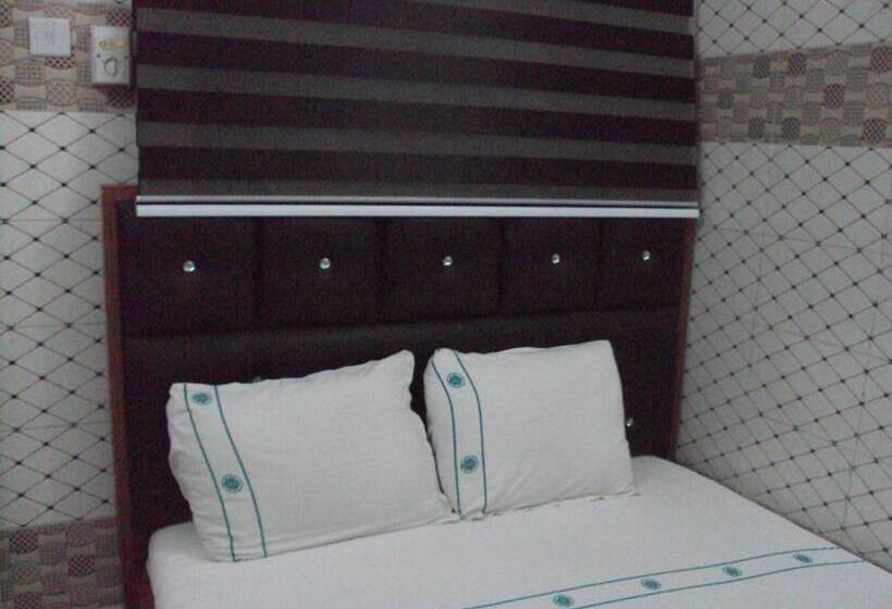 هتل Elite Poolbar & Lodge