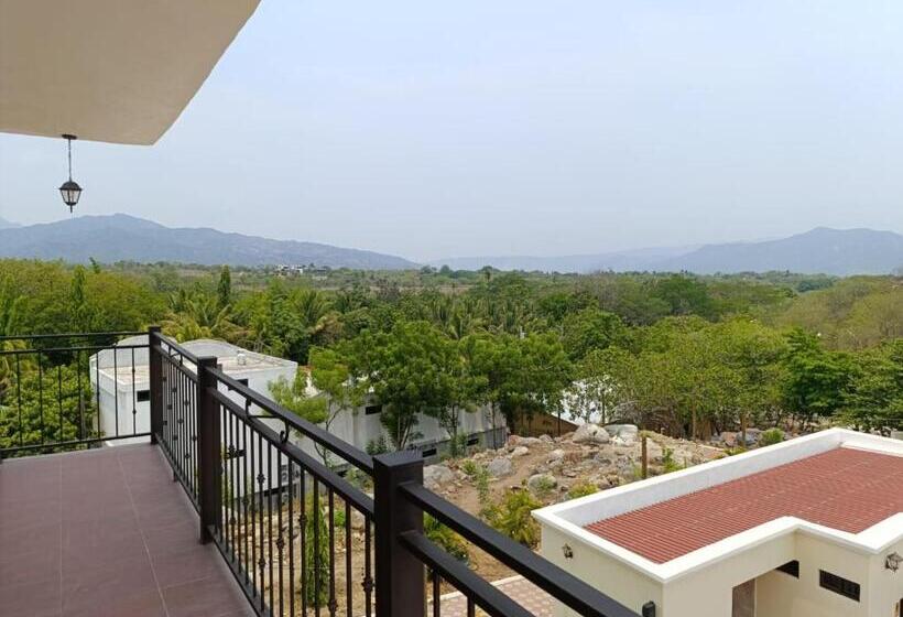 هتل Hacienda Del Pedregal