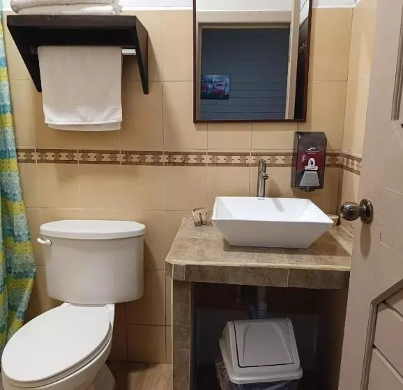 هتل Hacienda Del Pedregal