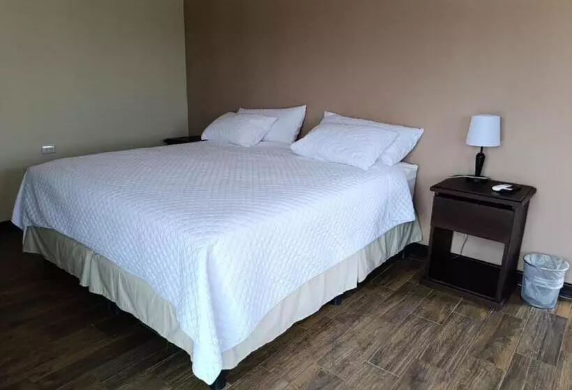 هتل Hacienda Del Pedregal