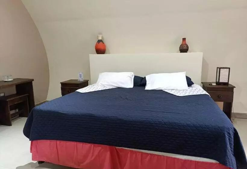 هتل Hacienda Del Pedregal