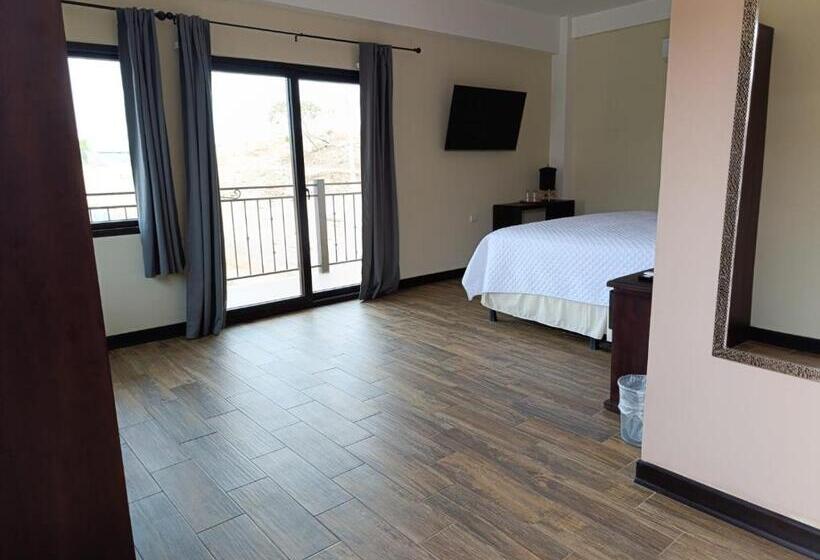 هتل Hacienda Del Pedregal