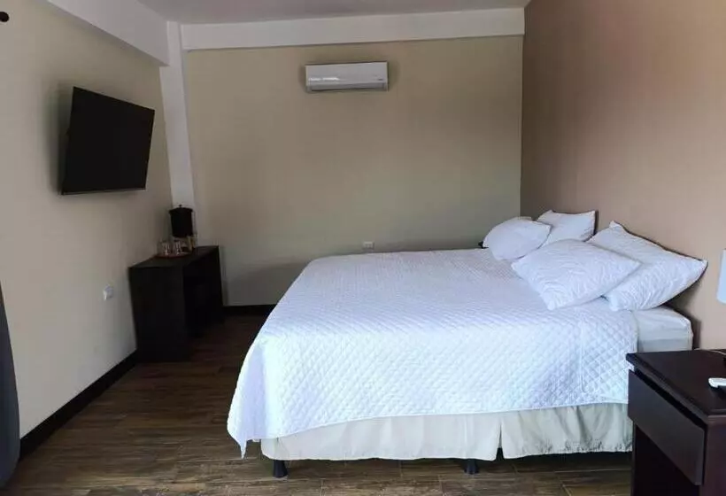 هتل Hacienda Del Pedregal