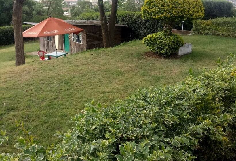 هتل Hudson S Sports Bar And Restaurant