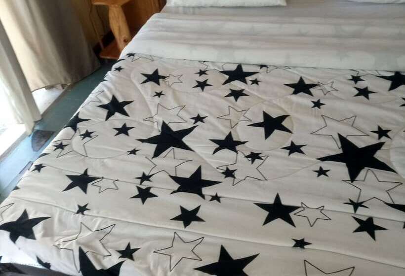 هتل Hudson S Sports Bar And Restaurant