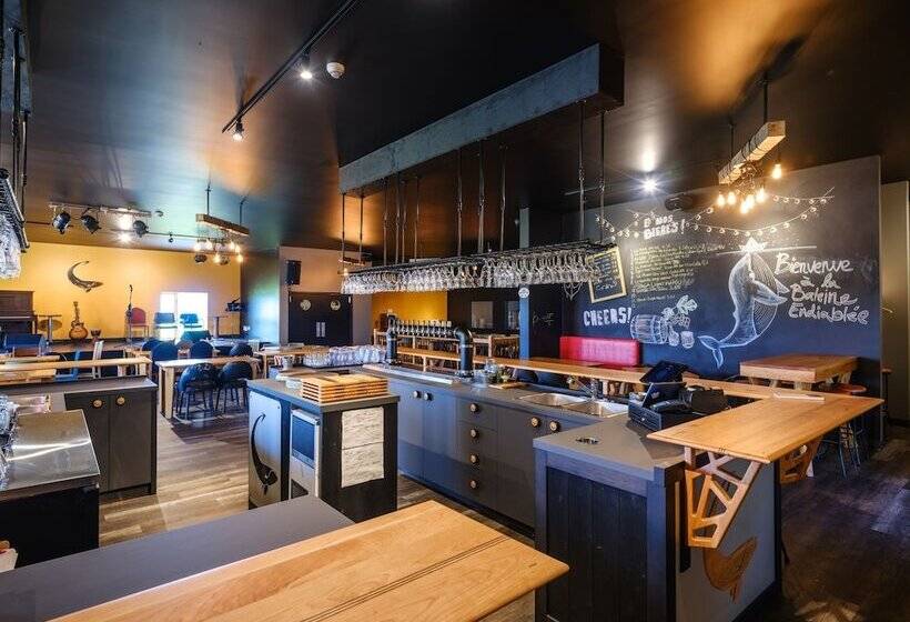 فندق Microbrasserie La Baleine Endiablée