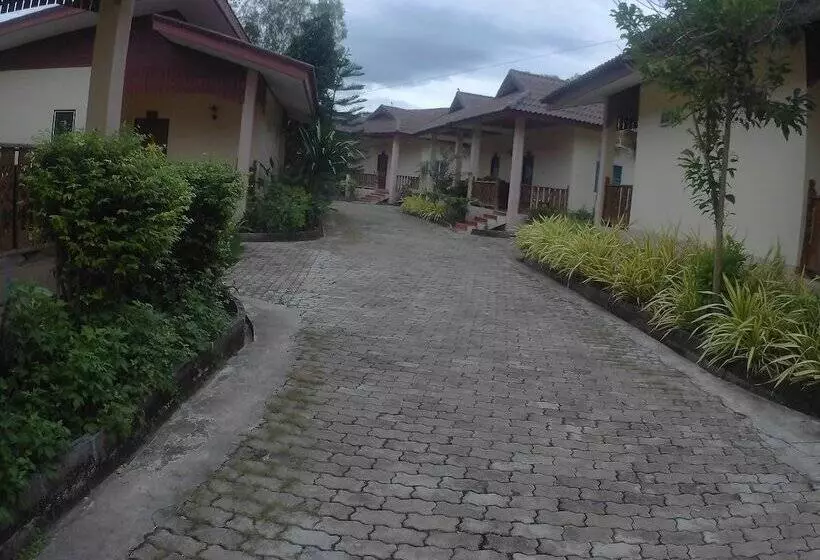 Hotelli Rattikanchana Resort