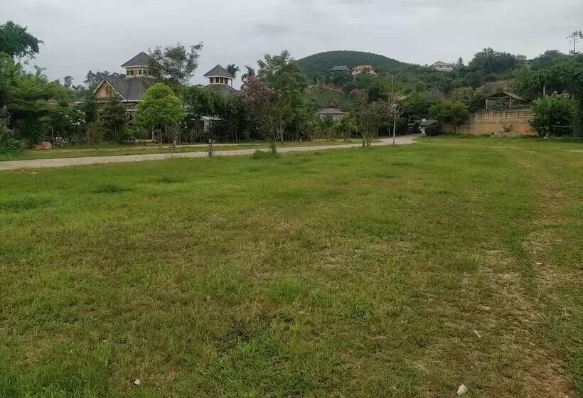 Hotelli Rattikanchana Resort