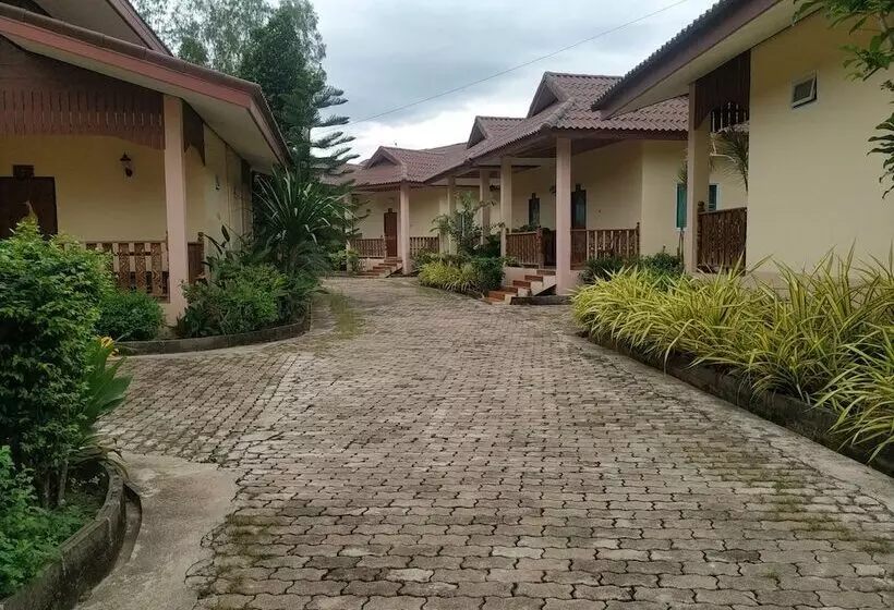 Hotelli Rattikanchana Resort