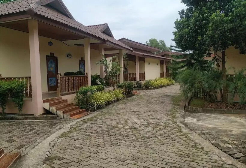 Hotelli Rattikanchana Resort