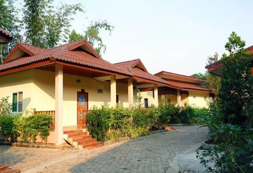 Hotelli Rattikanchana Resort