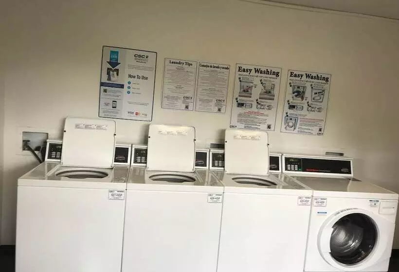 Intown Suites Extended Stay Columbia Sc   Columbiana