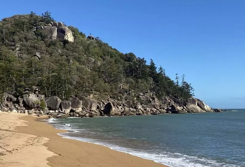 モーテル Magnetic Blue Waterfront Apartments