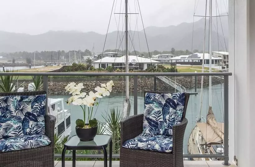 モーテル Magnetic Blue Waterfront Apartments