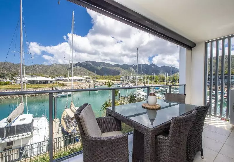 モーテル Magnetic Blue Waterfront Apartments